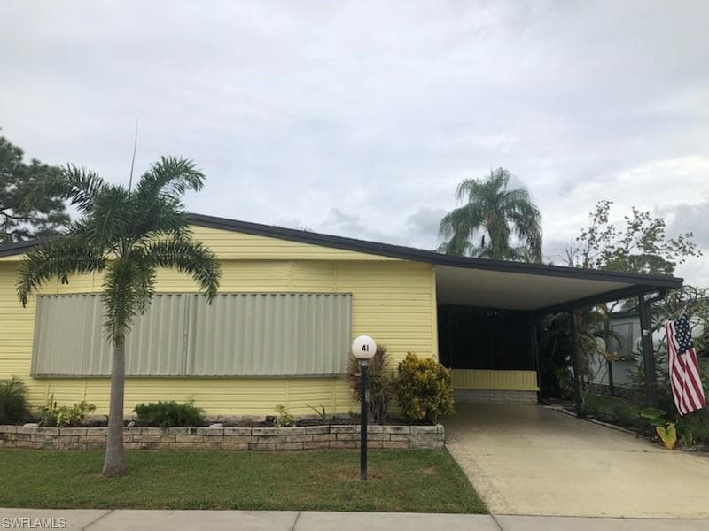 41 Sunset CIR NORTH FORT MYERS, FL 33903