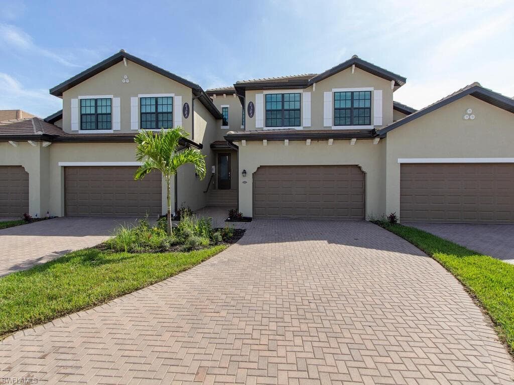 2368 Anguilla DR 21-202 NAPLES, FL 34120