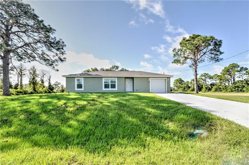 5002 SE Tradewinds CIR LABELLE, FL 33935
