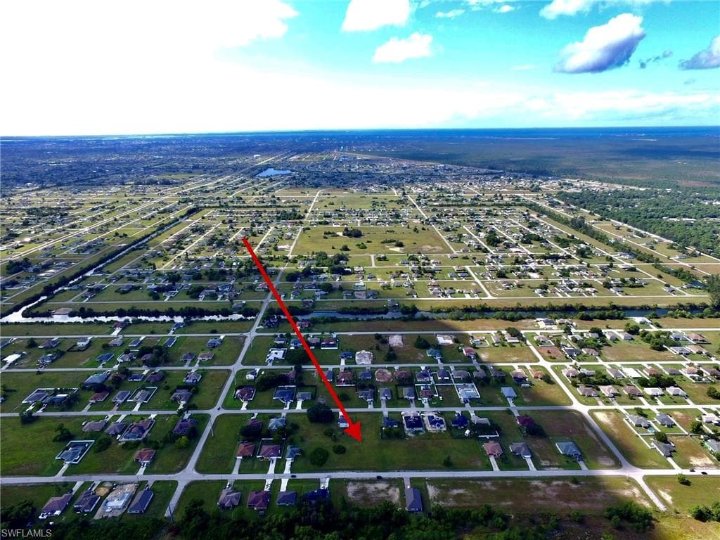 2744 NE 7th PL CAPE CORAL, FL 33909