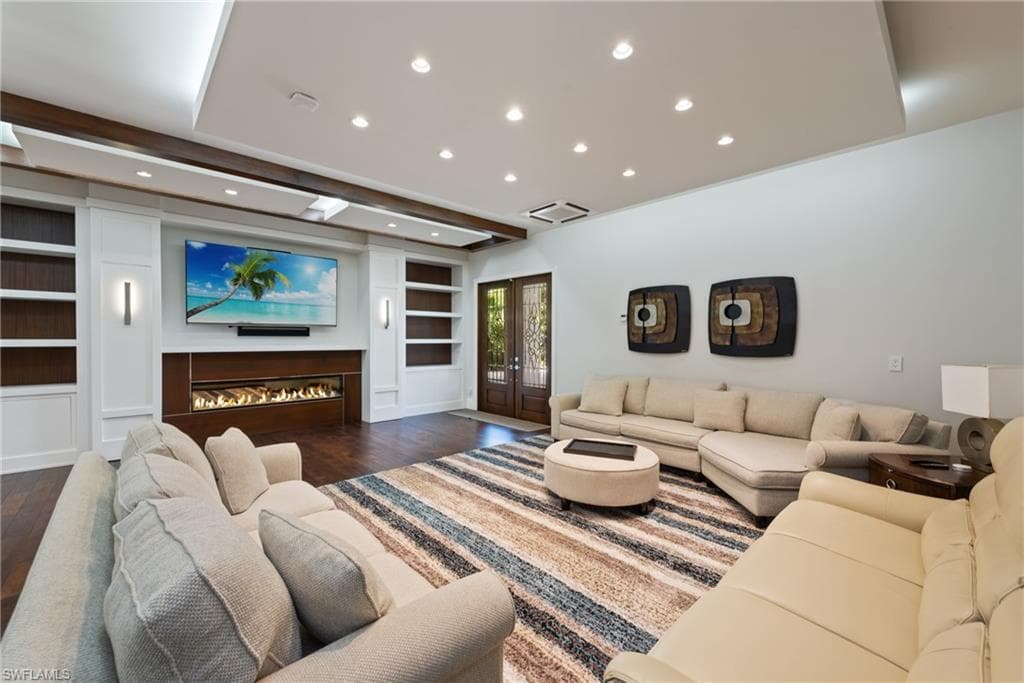 7050 Hunters RD NAPLES, FL 34109