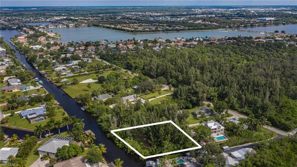 18266 Pioneer RD FORT MYERS, FL 33908