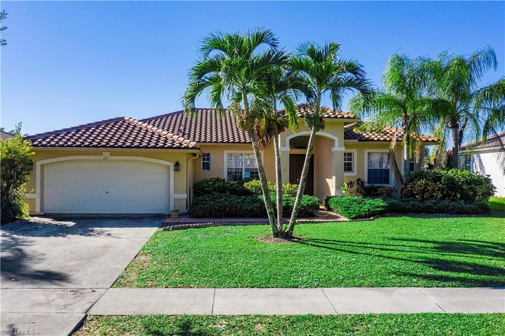 853 Grand Rapids BLVD NAPLES, FL 34120