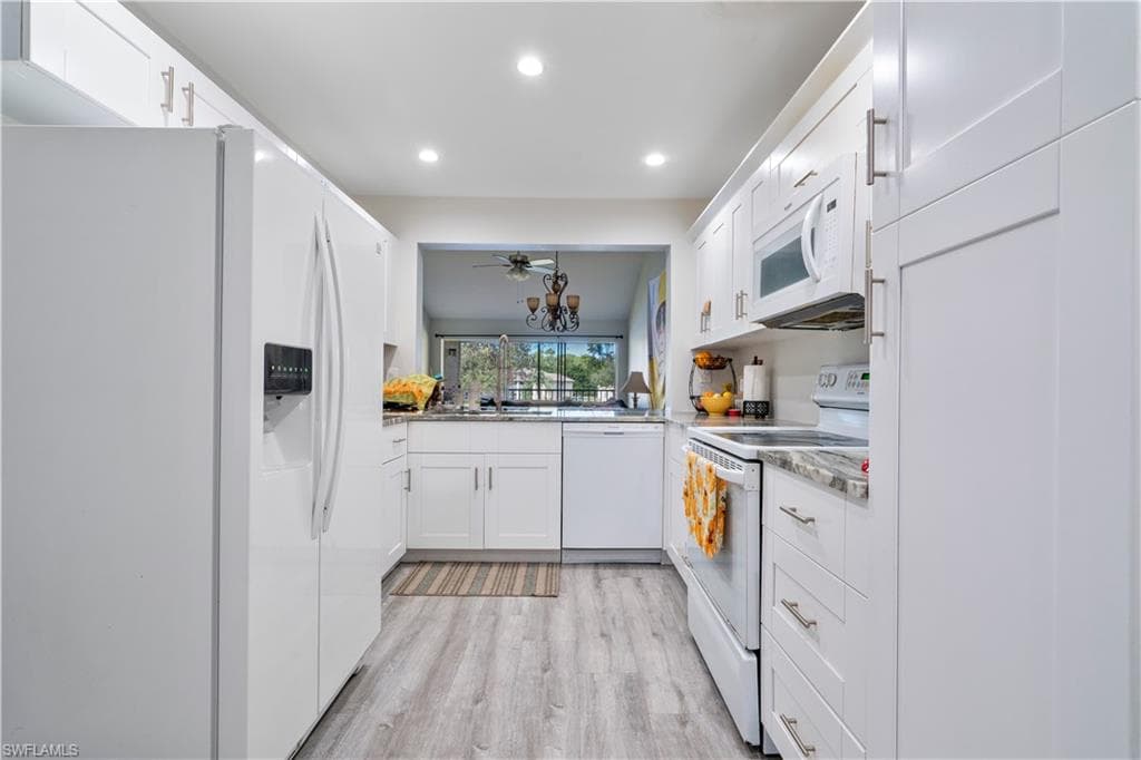 250 Timber Lake CIR E203 NAPLES, FL 34104