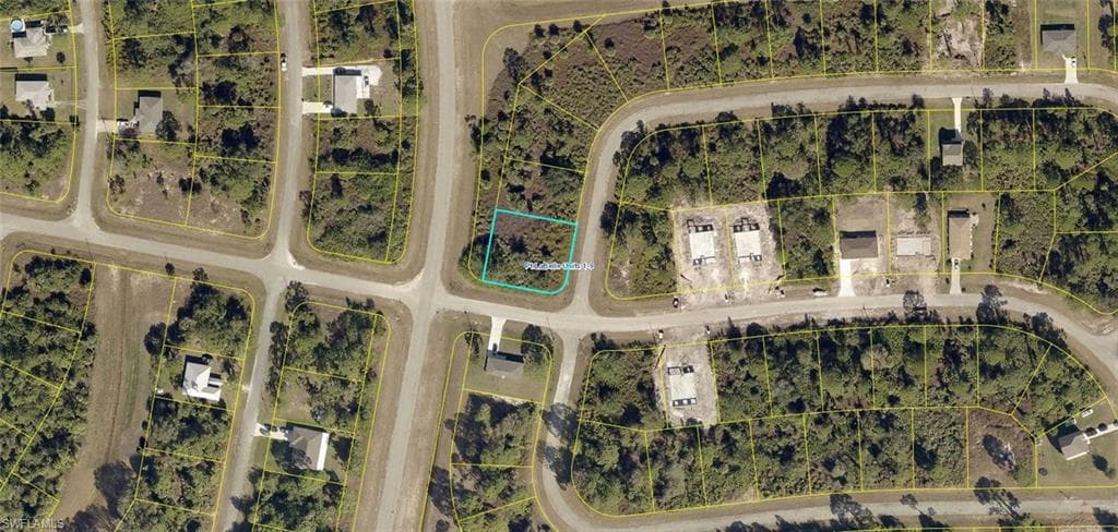 5001 SE Tradewinds CIR LABELLE, FL 33935