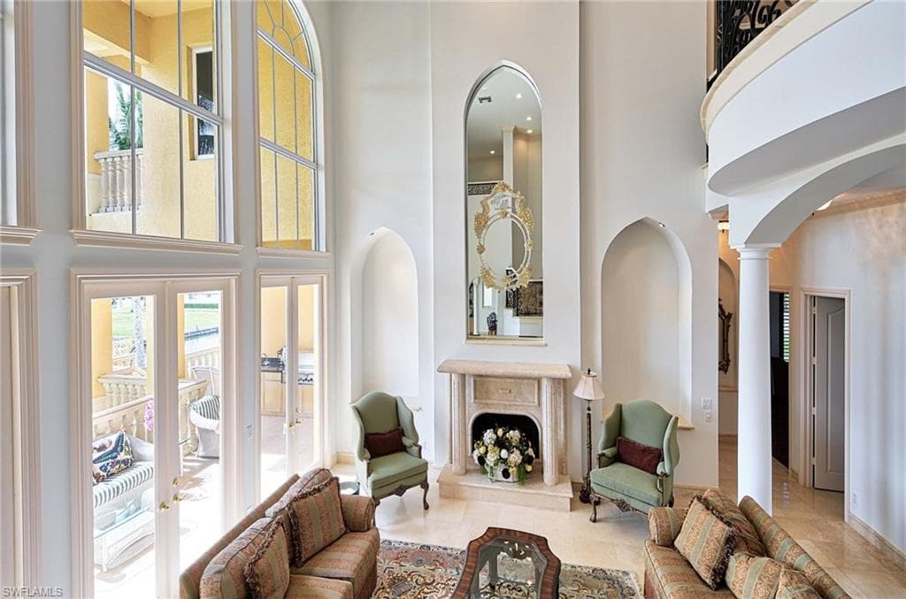 160 Seabreeze AVE NAPLES, FL 34108