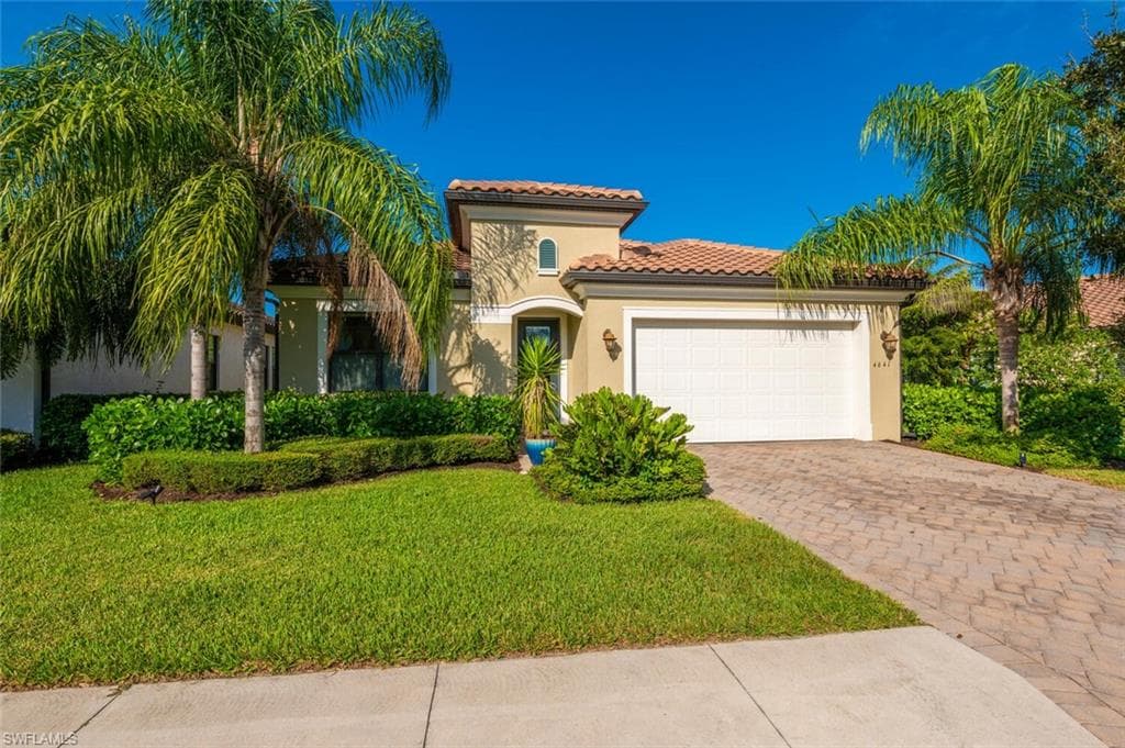4641 Abaca CIR NAPLES, FL 34119