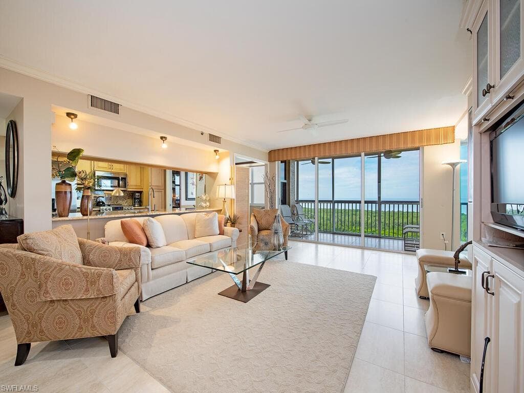 6585 Nicholas BLVD 1503 NAPLES, FL 34108