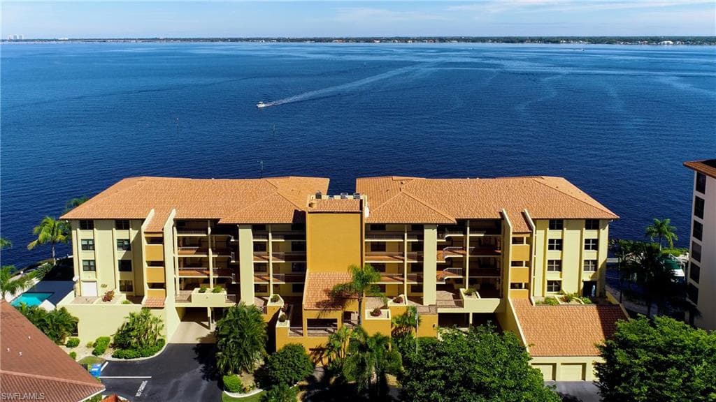 4015 SE 20th PL 401 CAPE CORAL, FL 33904