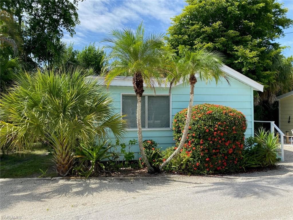 2902 W Gulf DR 1 SANIBEL, FL 33957