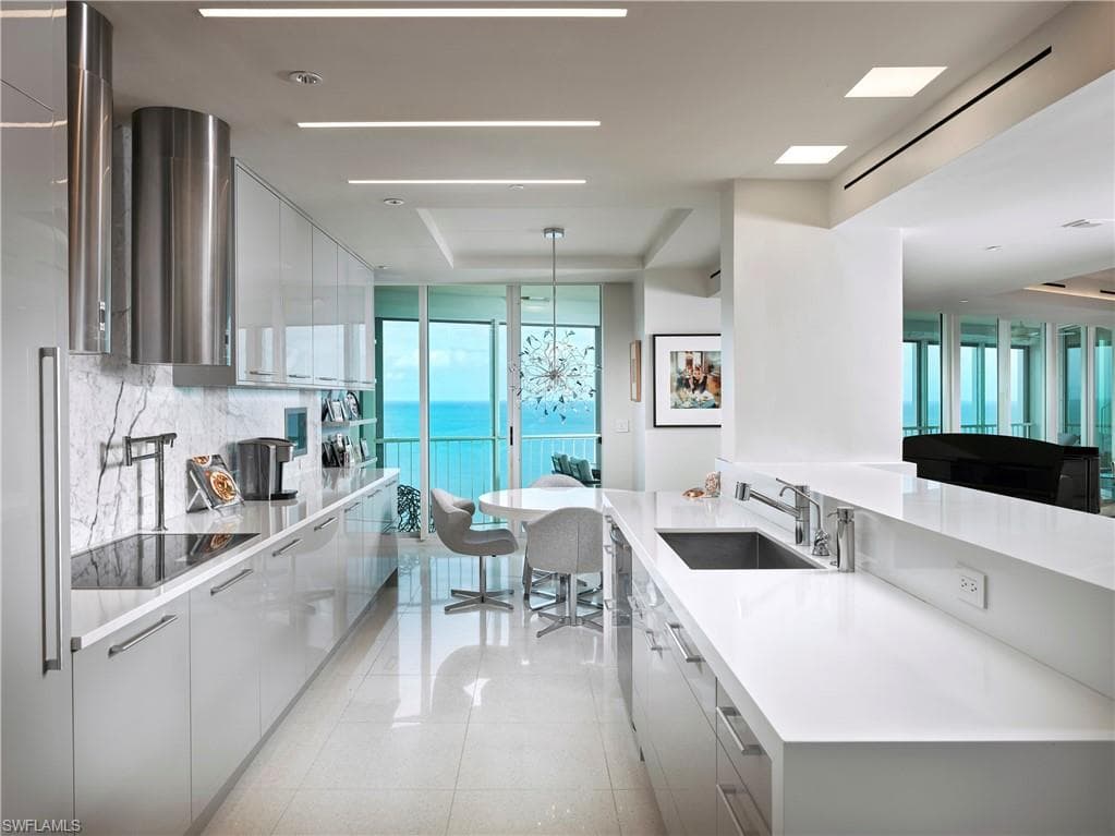 3991 Gulf Shore BLVD N PH202 NAPLES, FL 34103