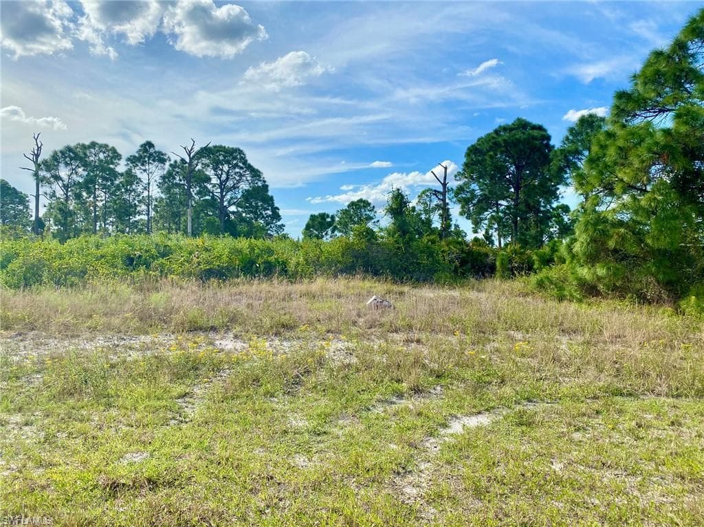 952 Kyle AVE LEHIGH ACRES, FL 33974