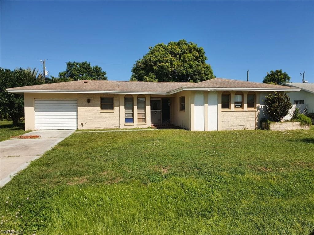 1435 SE 33rd TER CAPE CORAL, FL 33904
