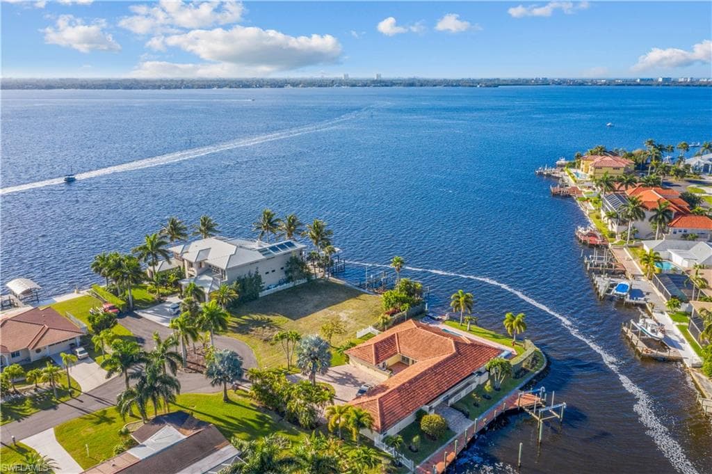 5952 SW 1st AVE CAPE CORAL, FL 33914