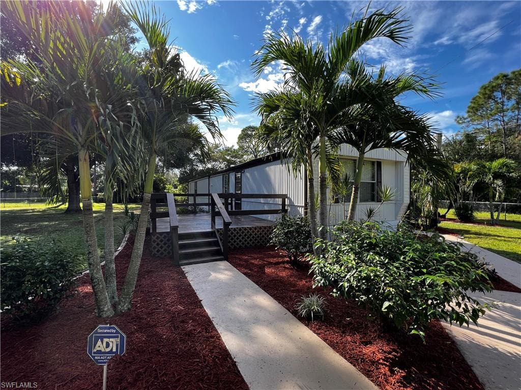 7842 Mcdaniel DR NORTH FORT MYERS, FL 33917