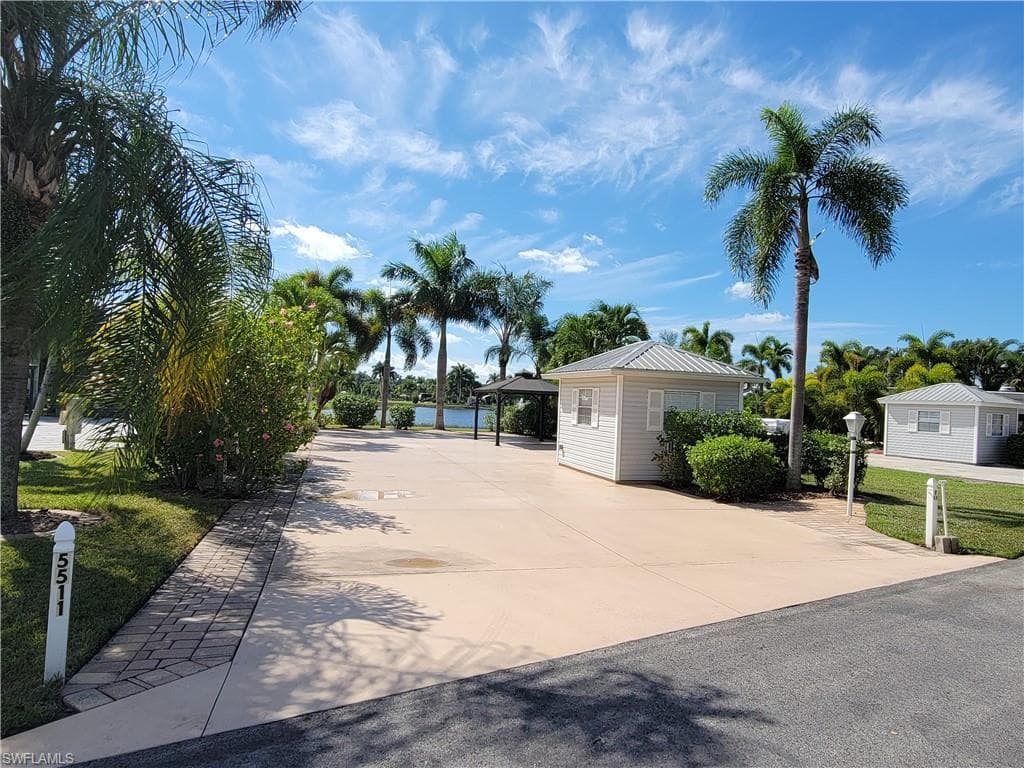 5511 Cypresswoods Resort DR FORT MYERS, FL 33905