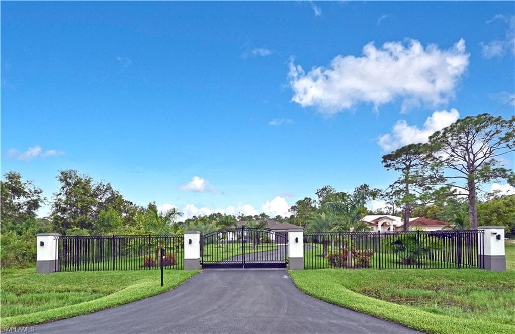 2552 52nd AVE NE NAPLES, FL 34120