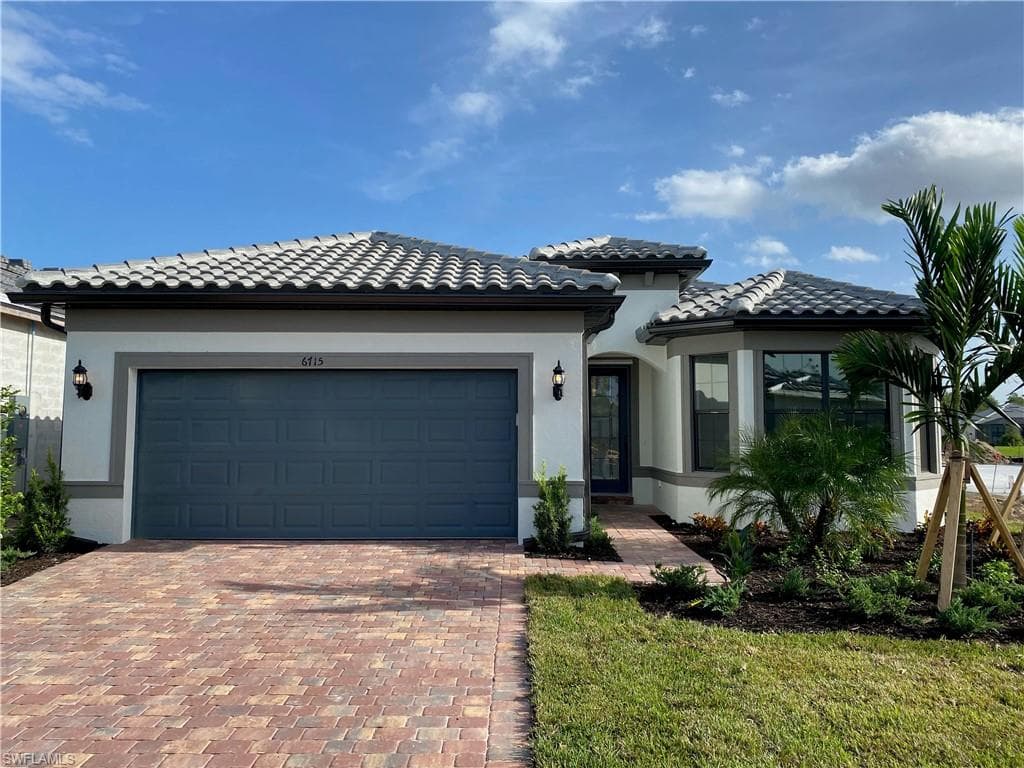 6715 Pennyroyal DR NAPLES, FL 34114
