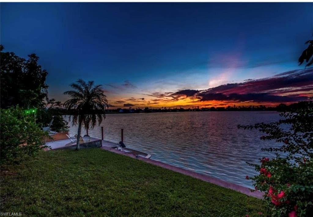 228 SE 20th PL CAPE CORAL, FL 33990