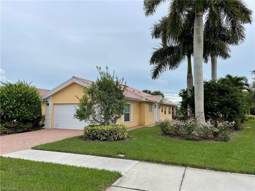 8372 Borboni CT NAPLES, FL 34114