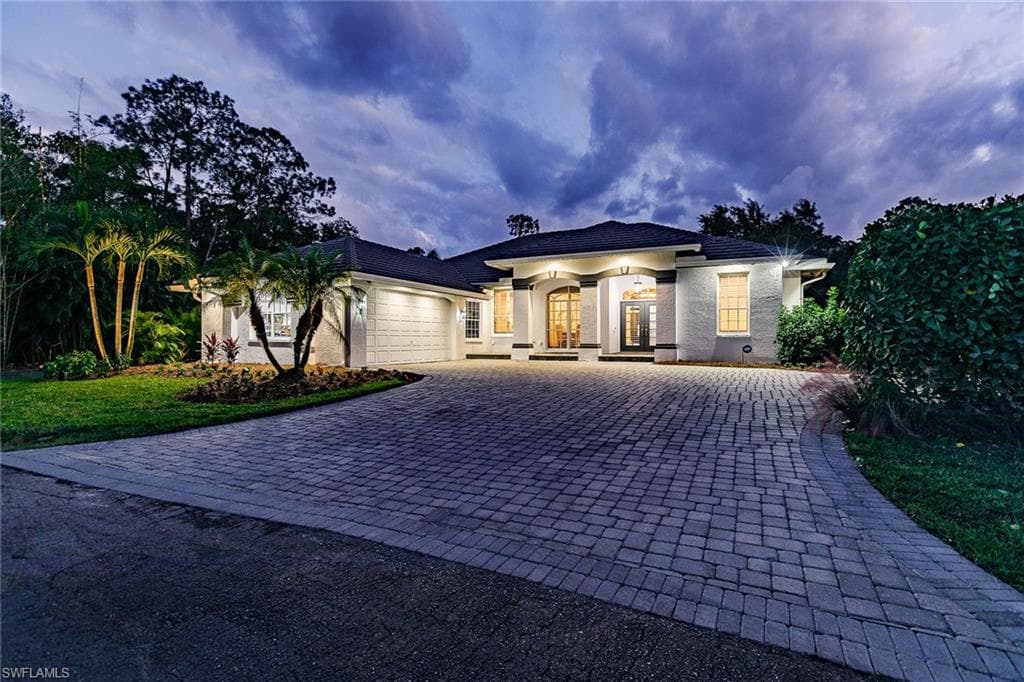 5860 Shady Oaks LN NAPLES, FL 34119