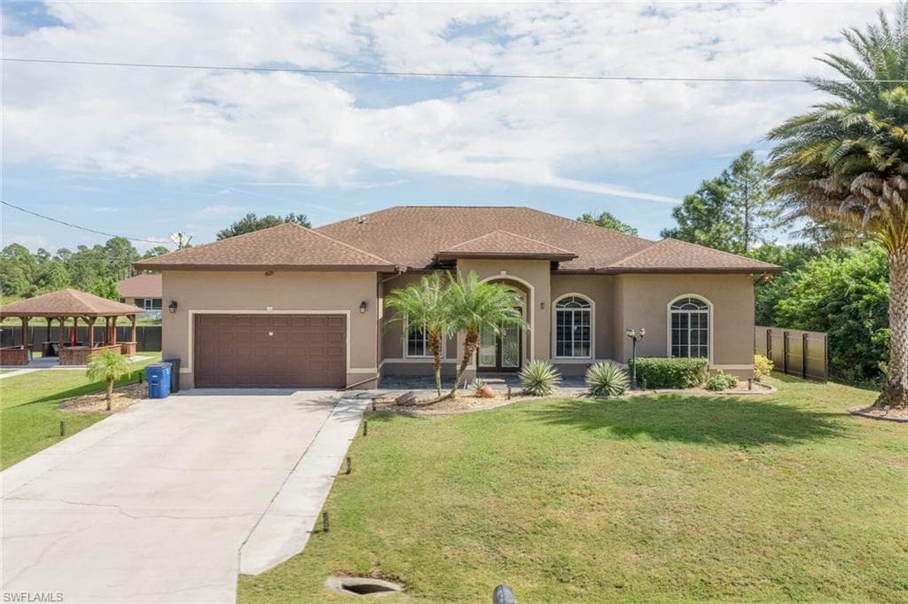 827 Troy AVE S LEHIGH ACRES, FL 33974