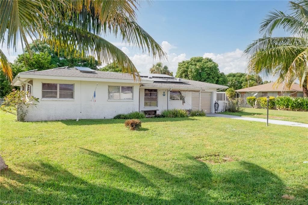 4924 Nassau CT CAPE CORAL, FL 33904