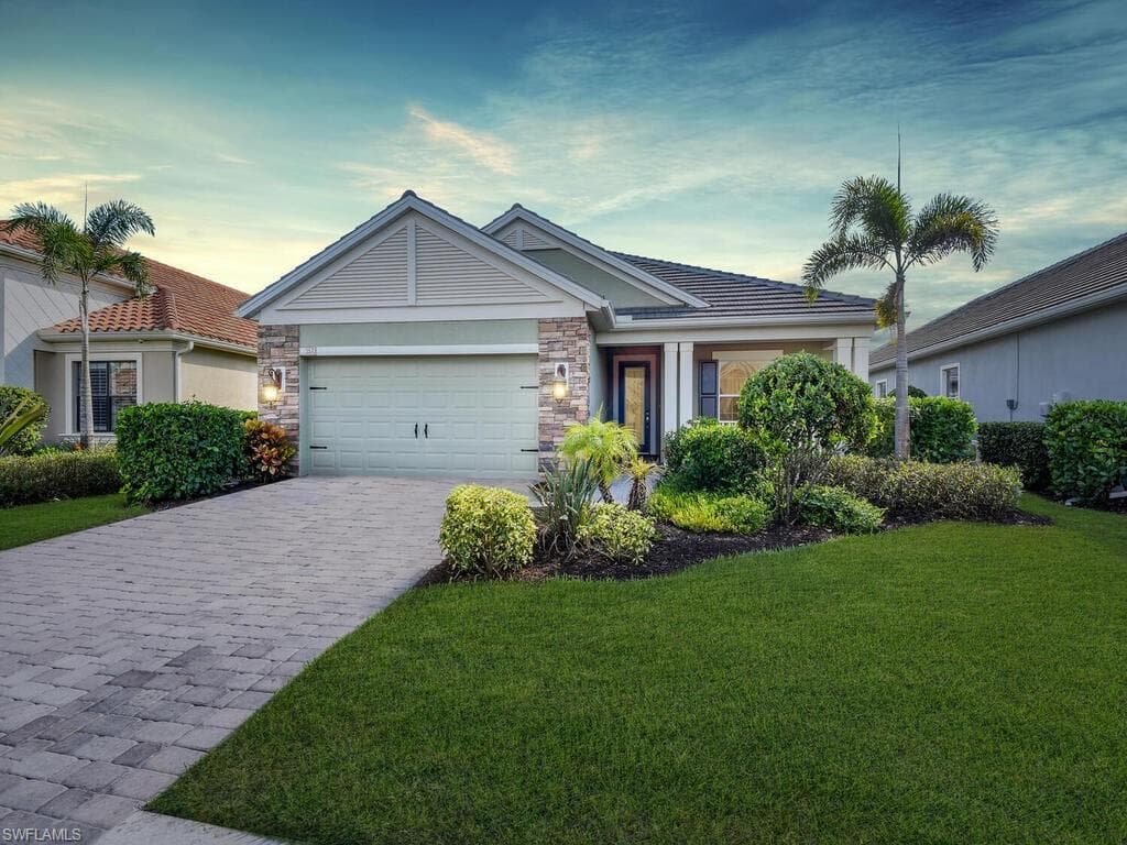3570 Canopy CIR NAPLES, FL 34120