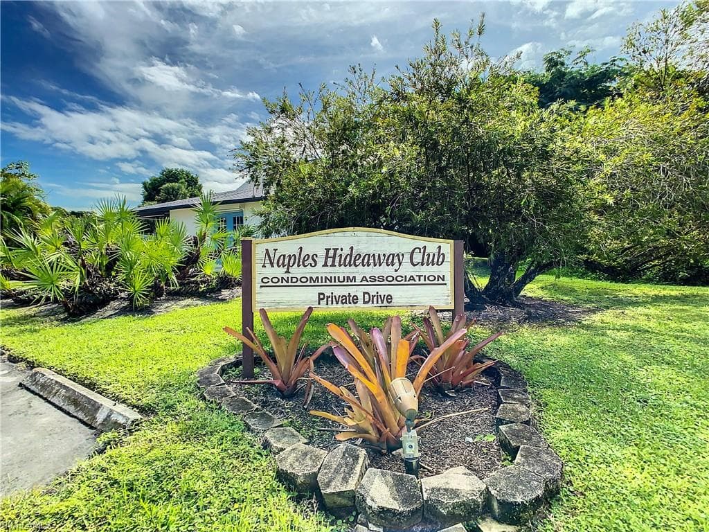1101 Rosemary CT A-105 NAPLES, FL 34103
