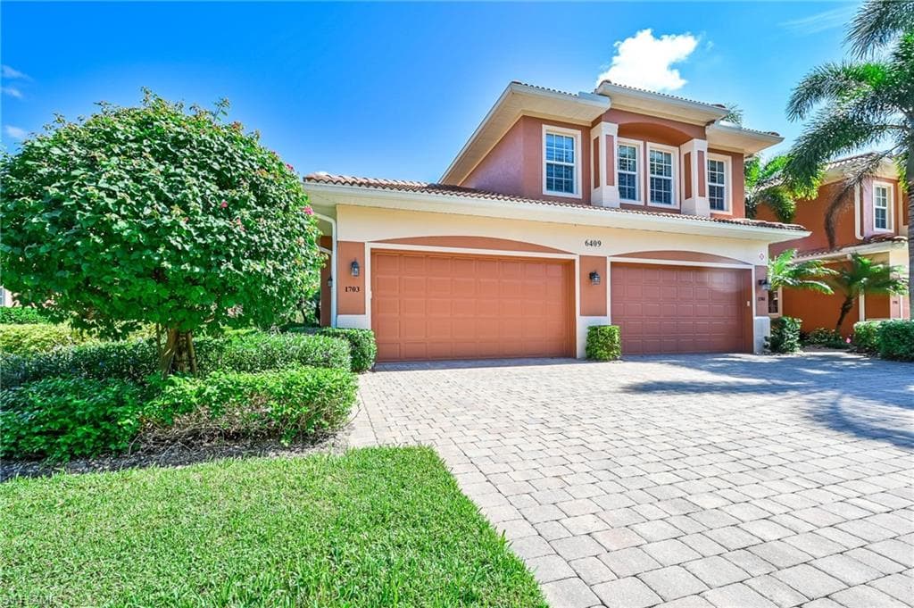 6409 Legacy CIR 1703 NAPLES, FL 34113