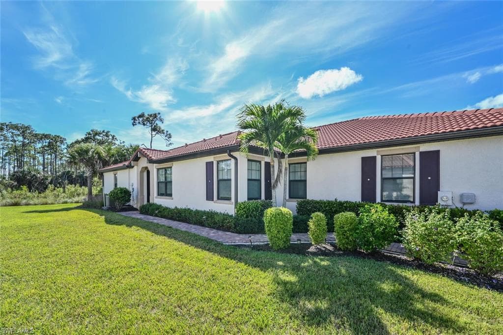 1542 Oceania DR S NAPLES, FL 34113