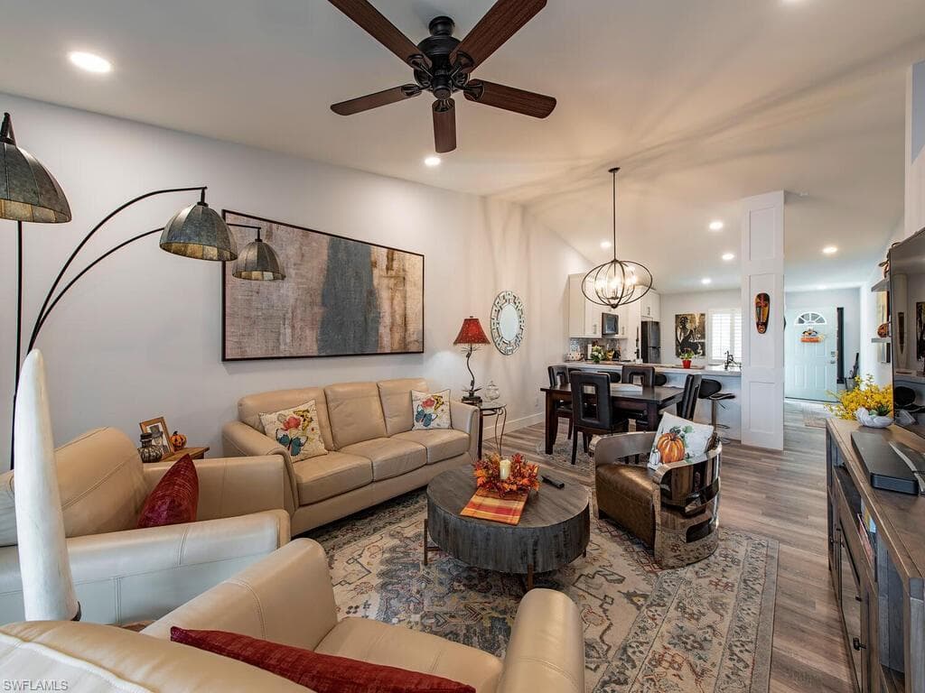 895 New Waterford DR 2-203 NAPLES, FL 34104