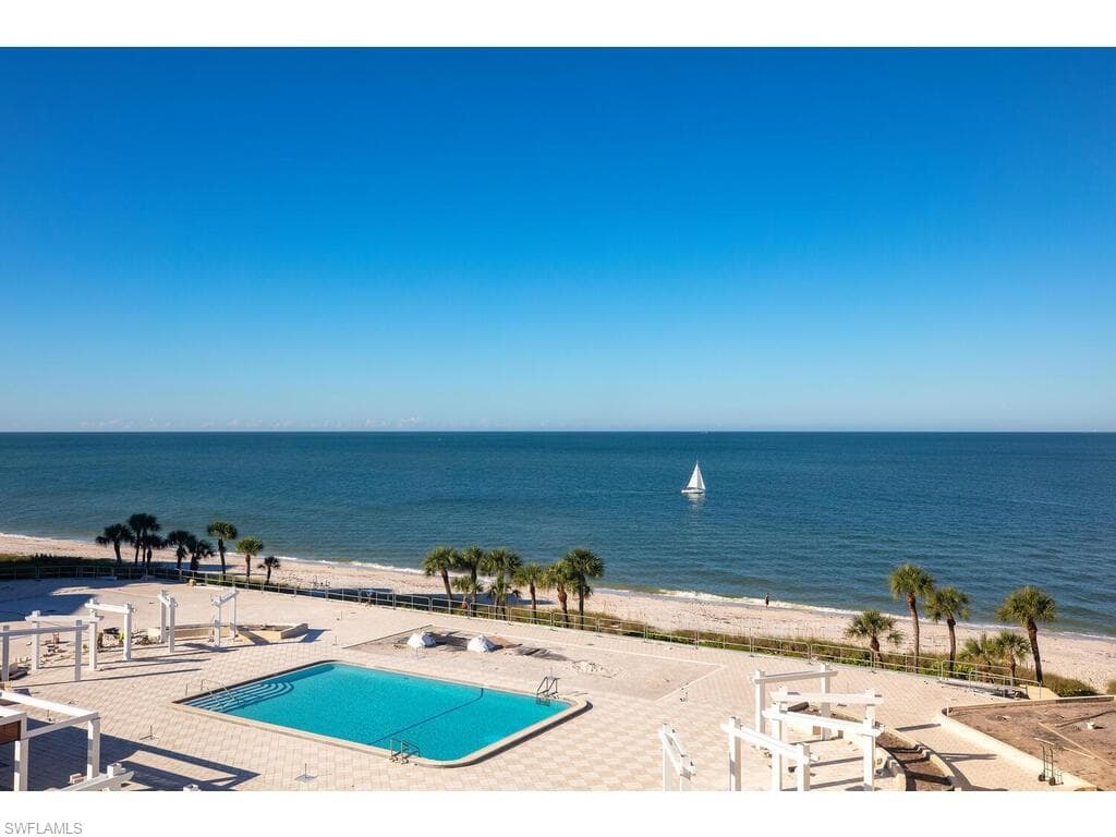 3215 Gulf Shore BLVD N 502N NAPLES, FL 34103