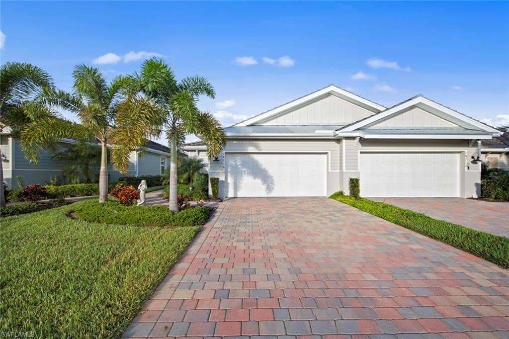 14716 Edgewater CIR NAPLES, FL 34114