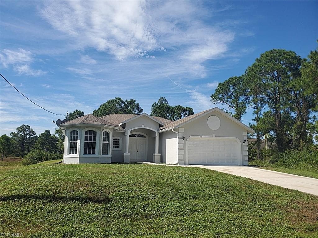 818 Drum CT LEHIGH ACRES, FL 33974