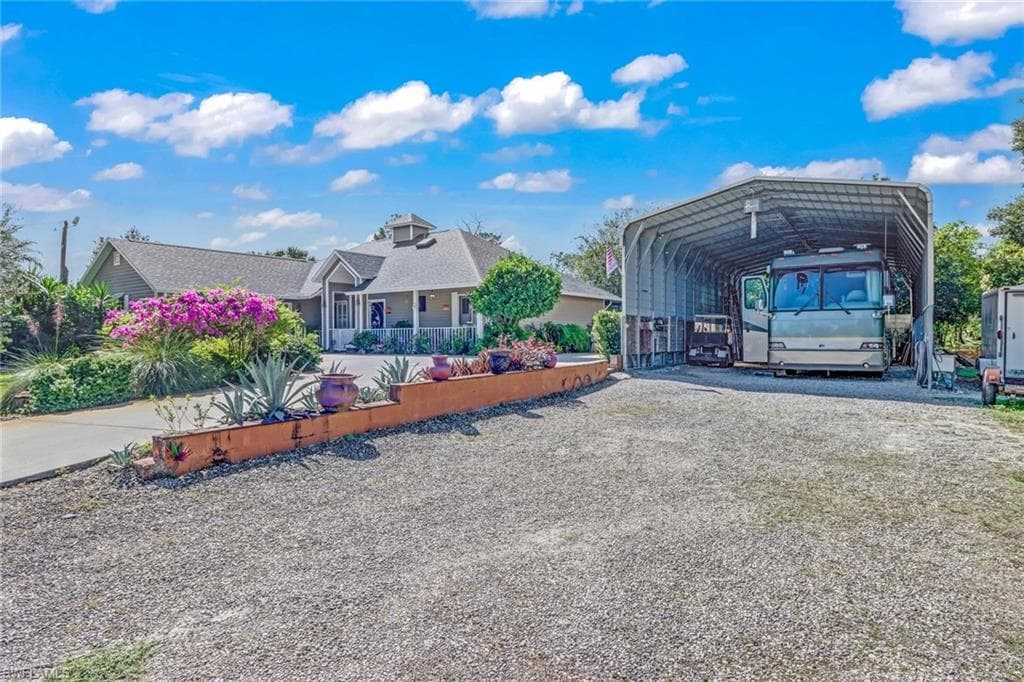521 16th ST NE NAPLES, FL 34120