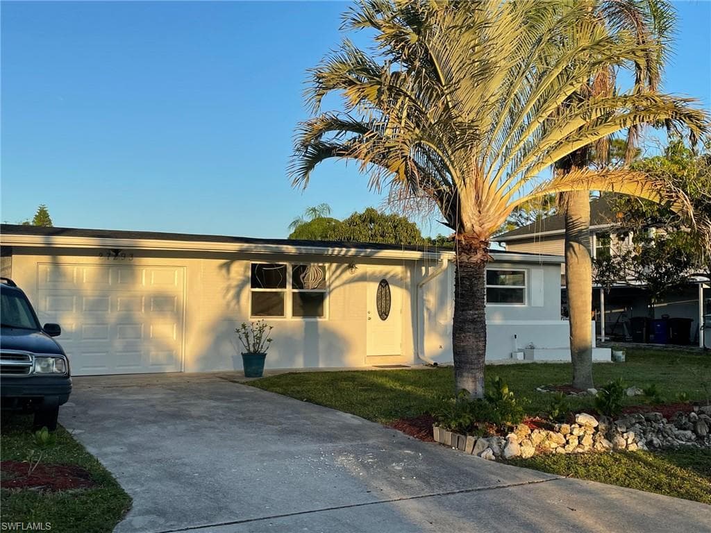 27293 Barbarosa ST BONITA SPRINGS, FL 34135