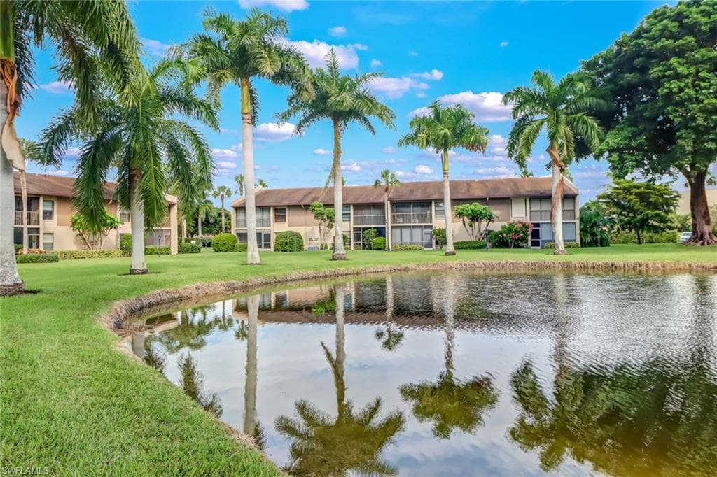 980 Palm View DR 104 NAPLES, FL 34110