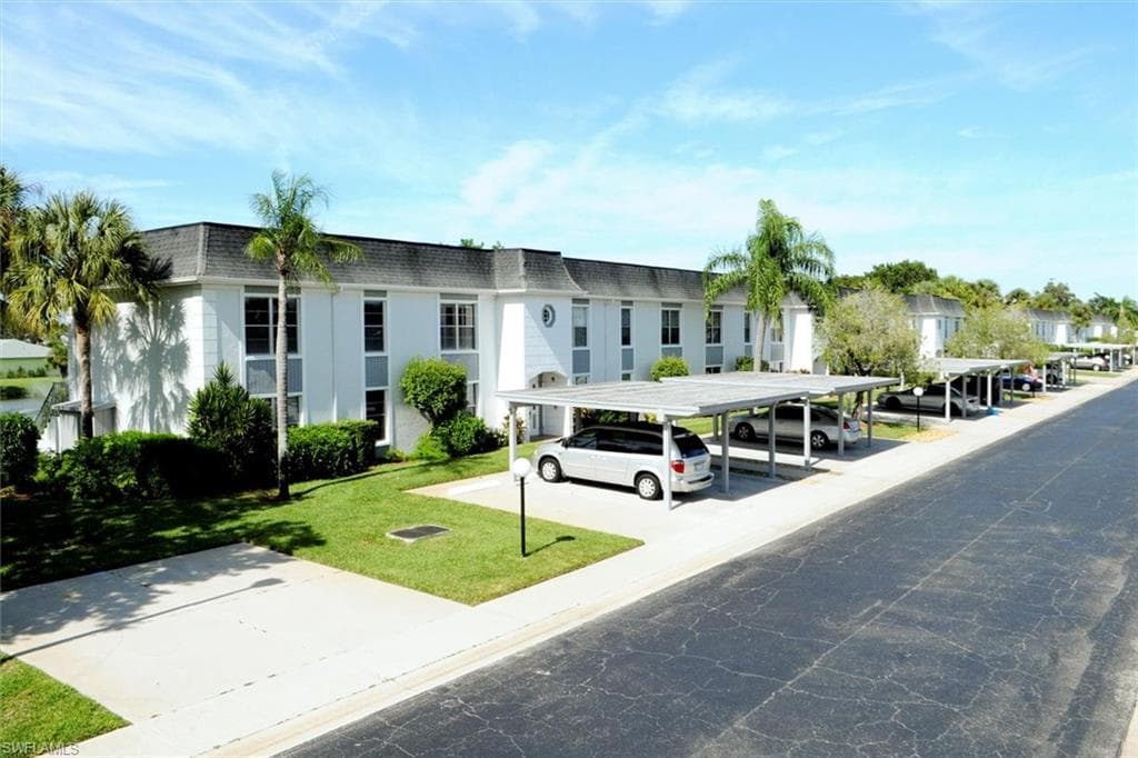 6864 Sandtrap DR 3 FORT MYERS, FL 33919