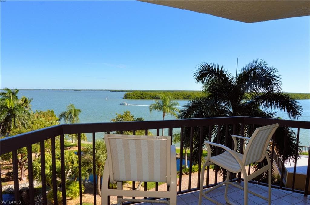 4263 Bay Beach LN 416 FORT MYERS BEACH, FL 33931