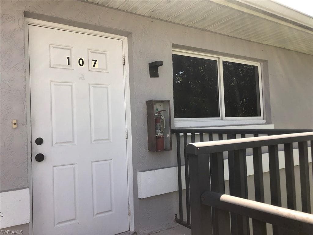 10101 Sandy Hollow LN 107 BONITA SPRINGS, FL 34135