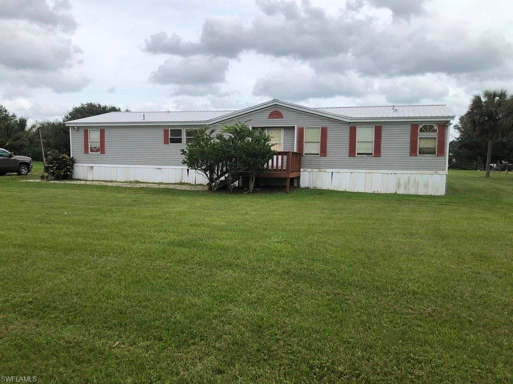 1094 Seminole AVE LABELLE, FL 33935