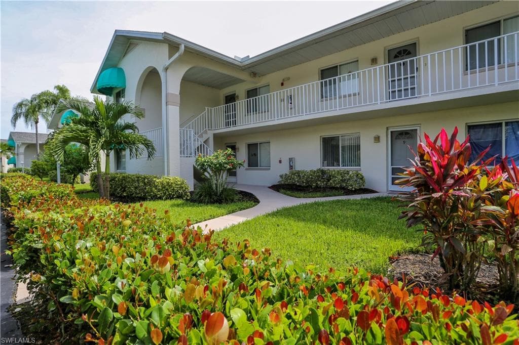 388 Belina DR 1112 NAPLES, FL 34104