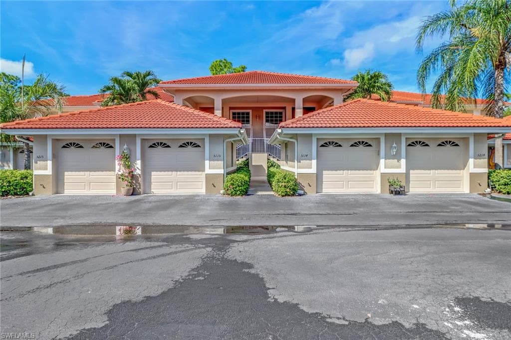 8125 Celeste DR 5213 NAPLES, FL 34113