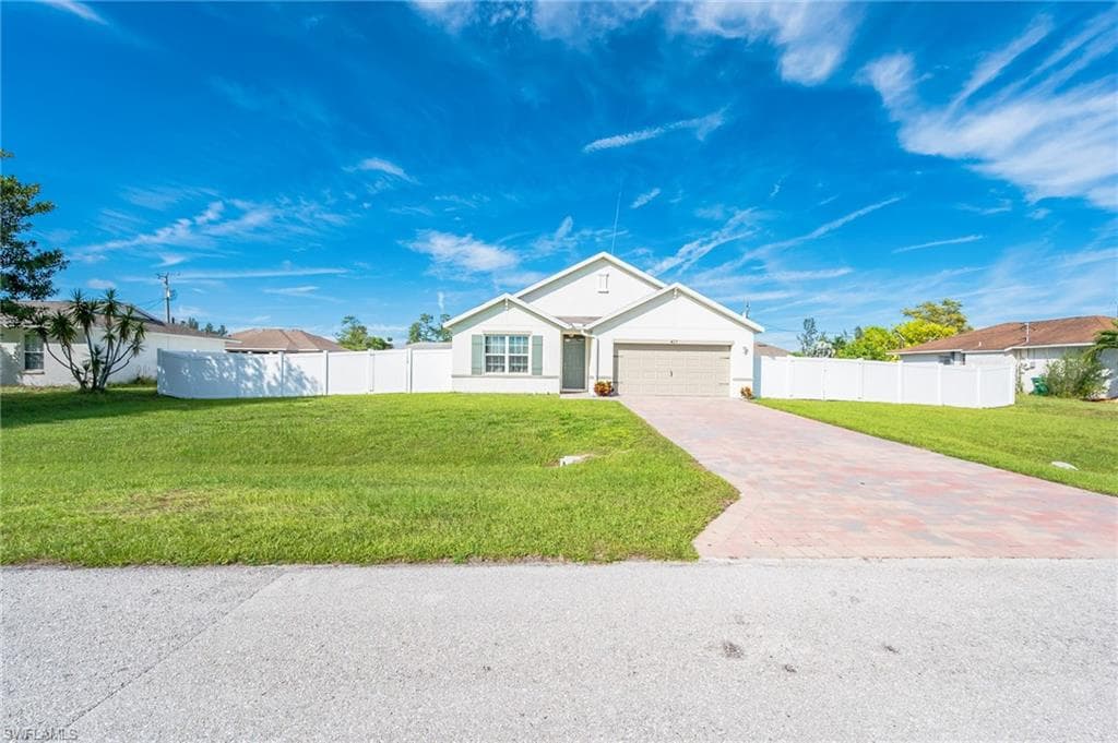 427 SW 24th ST CAPE CORAL, FL 33991