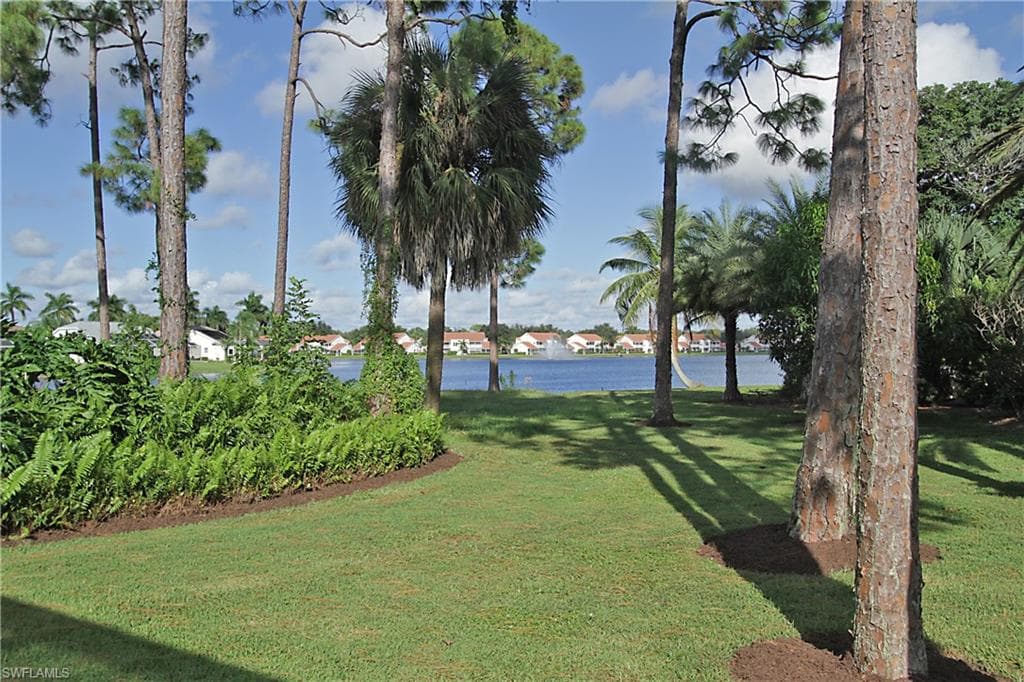 700 Lambton LN NAPLES, FL 34104