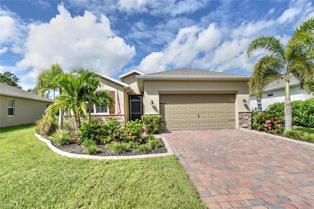 3165 Amadora CIR CAPE CORAL, FL 33909