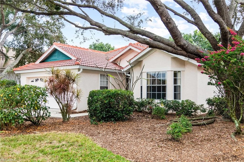 9841 Las Casas DR FORT MYERS, FL 33919