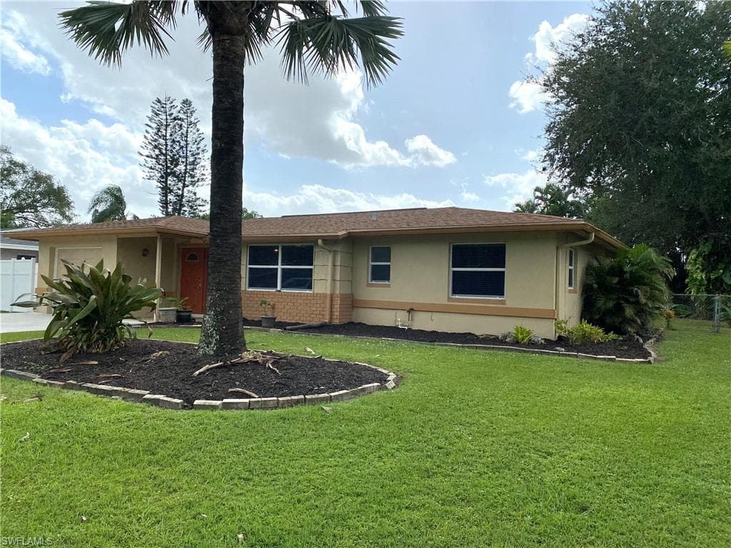 1636 Flossmoor RD FORT MYERS, FL 33919