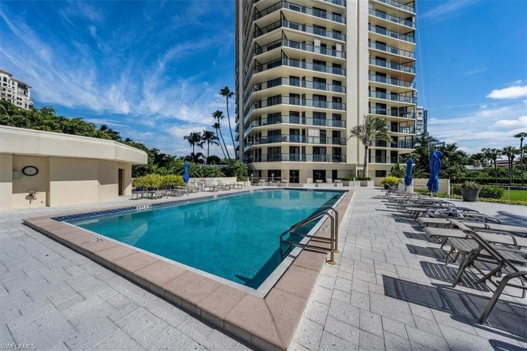 4901 Gulf Shore BLVD N 503 NAPLES, FL 34103